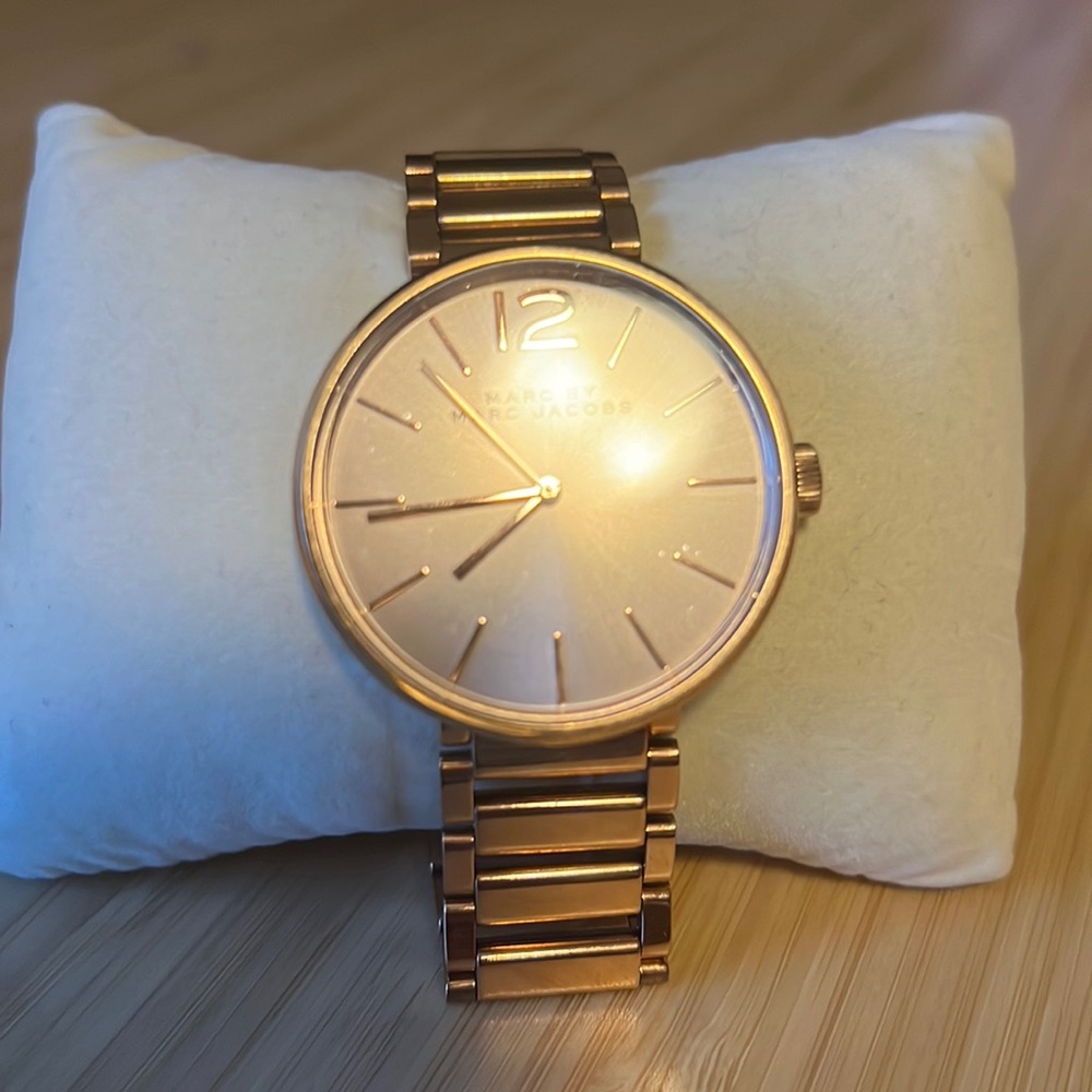 Marc by Marc Jacobs watch in rose gold